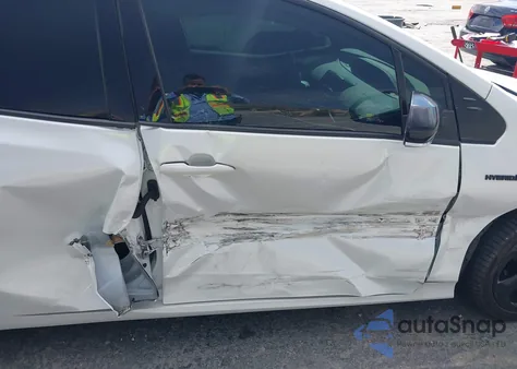 2021 Toyota Prius 2020 Edition z USA, uszkodzony, nr VIN JTDKAMFU3M3129054